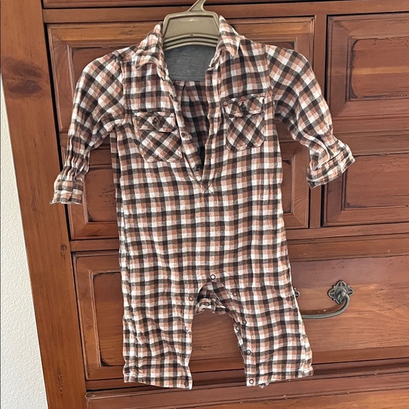 Tucker + Tate Brown and White Checkered Baby Outfit Preloved - Picture 1 of 5